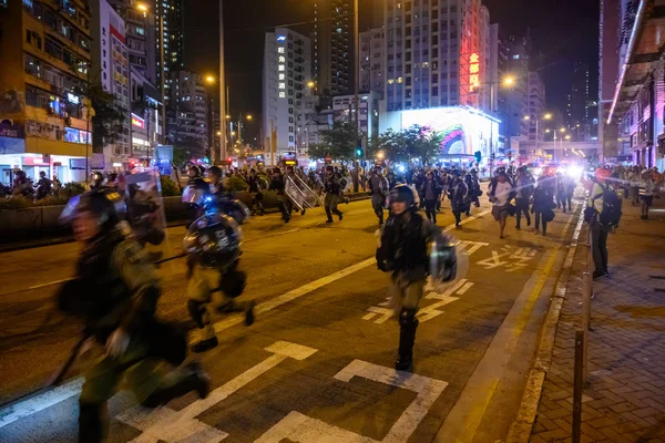 The mass march to the US Consulate-General on Sep 8 began at Ch — Stock Photo, Image