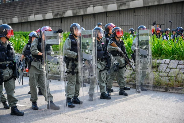 Protest i Tin Shui Wai mot polisvåld. — Stockfoto