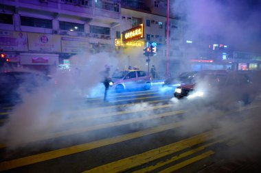 Hong Kong'da iade yasasına karşı protesto başka bir dönüştü