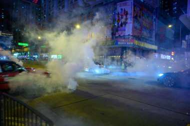 Hong Kong'da iade yasasına karşı protesto başka bir dönüştü