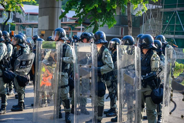 Protes anti-ekstradisi Hukum di Tuen Mun, disetujui oleh Polisi Fo — Stok Foto