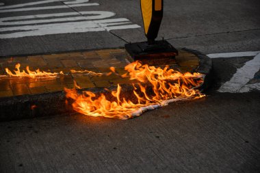 Hong Kong'da iade yasasına karşı protesto başka bir dönüştü