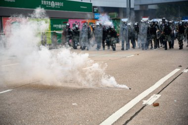 Hong Kong'da iade yasasına karşı protesto başka bir dönüştü