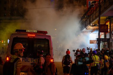 Hong Kong'da iade yasasına karşı protesto başka bir dönüştü