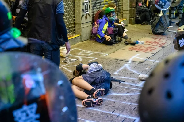 Manifestation contre l'ordonnance d'urgence a eu lieu dans l'île de Hong Kong un — Photo