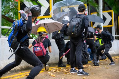 Hong Kong Adası 'nda acil durum karşıtı protesto gerçekleşti.