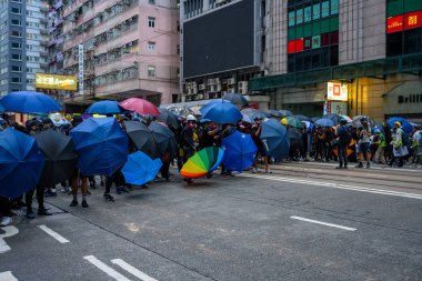 Hong Kong Adası 'nda acil durum karşıtı protesto gerçekleşti.