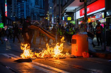 Hong Kong Adası 'nda acil durum karşıtı protesto gerçekleşti.