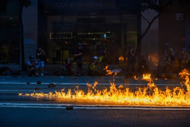 Hong Kong Adası 'nda acil durum karşıtı protesto gerçekleşti.