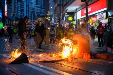 Hong Kong Adası 'nda acil durum karşıtı protesto gerçekleşti.