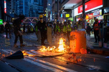 Hong Kong Adası 'nda acil durum karşıtı protesto gerçekleşti.