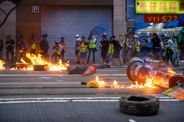 홍콩에 있는 한 섬에서는 비상사태에 항의하는 시위가 있었습니다. — 스톡 사진