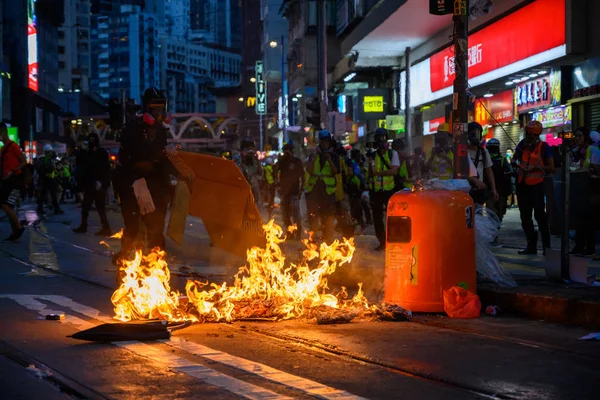 홍콩에 있는 한 섬에서는 비상사태에 항의하는 시위가 있었습니다. 로열티 프리 스톡 이미지