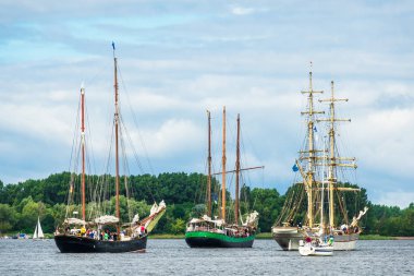 Yelkenli gemi Hansesail Rostock, Almanya sırasında.