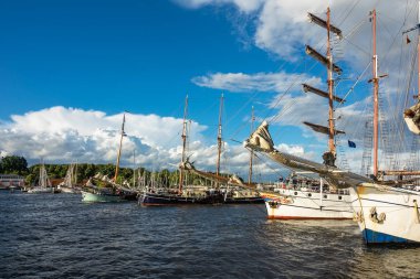 Rostock, Almanya 'daki Hanse Yelkenlisinde Rüzgâr Bozucu.