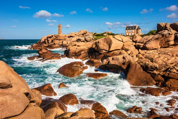 Atlantik Okyanusu Kıyısında Brittany Ploumanach Fransa — Stok fotoğraf