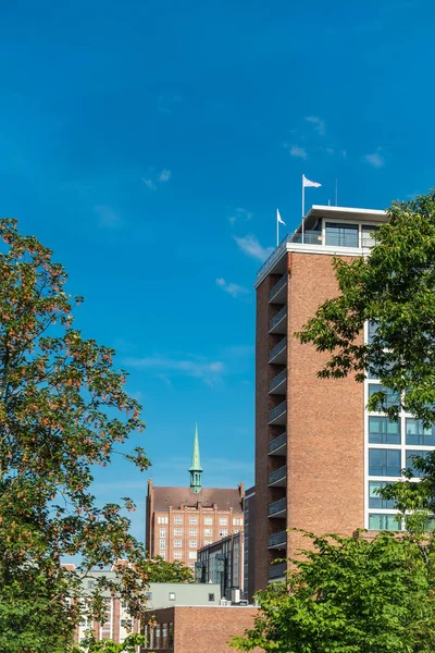 Edificios Con Cielo Azul Ciudad Rostock Alemania —  Fotos de Stock