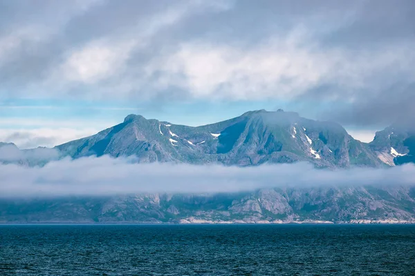 Norveç Teki Lofoten Adaları Kıyısında — Stok fotoğraf