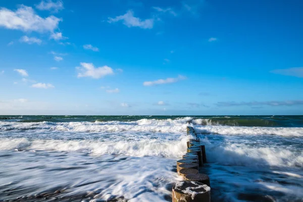 Groynes Costa Mar Báltico Dia Tempestuoso — Fotografia de Stock