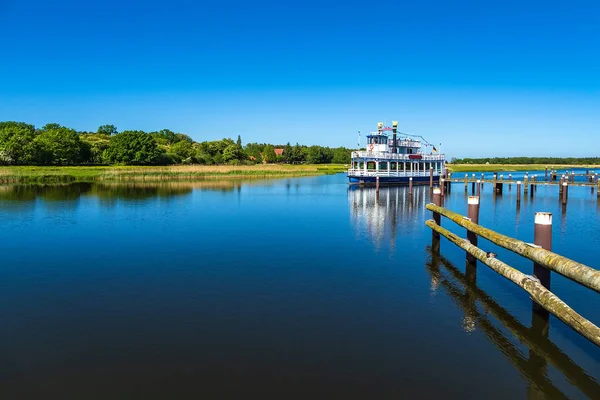 Landschap Met Pleziervaartuigen Prerow Duitsland — Stockfoto