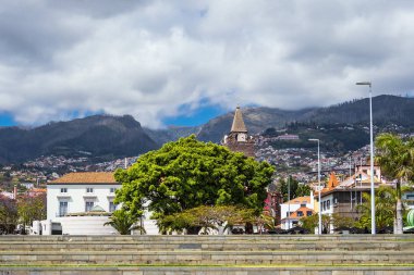 Portekiz 'in Madeira adasındaki Funchal şehrine bakın.