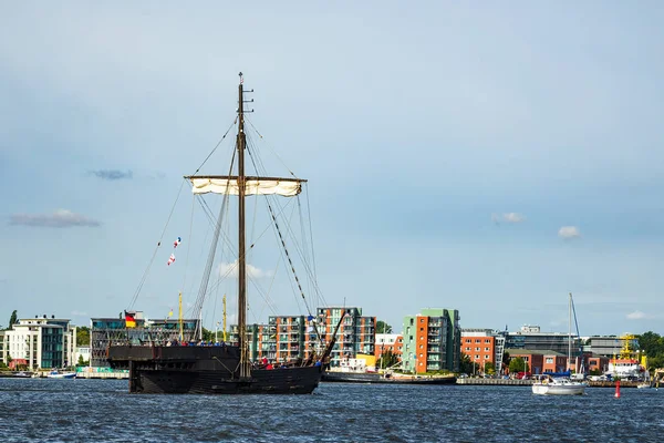 Windjammer auf der Hanse Sail in Rostock — Stockfoto
