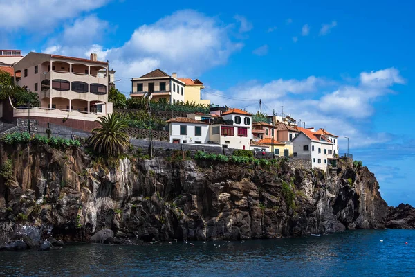 Widok na miasto Camara de Lobos na Maderze, Portugalia — Zdjęcie stockowe