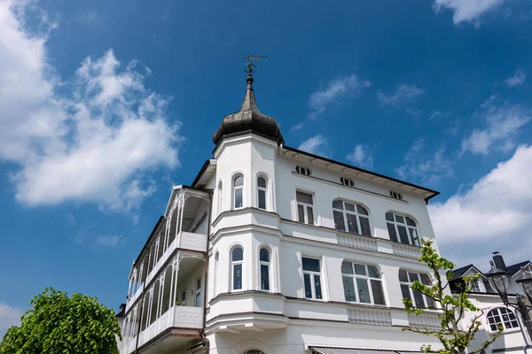 Immeuble à Binz sur l'île de Ruegen, Allemagne — Photo