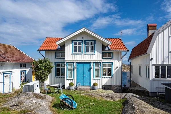 Edificios en la ciudad Gullholmen en Suecia — Foto de Stock