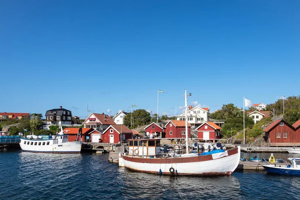 Beskåda till staden Roennaeng i Sverige — Stockfoto