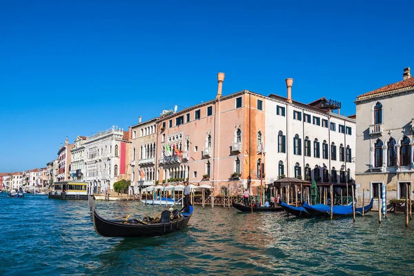Вид на Большой канал в Венеции, Италия — стоковое фото
