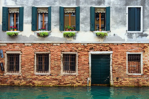 Исторические здания города Венеция, Италия — стоковое фото