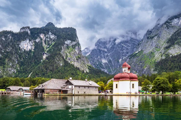 Lago Koenigssee Con Iglesia Peregrinación San Bartolomé Los Alpes Berchtesgaden — Foto de Stock