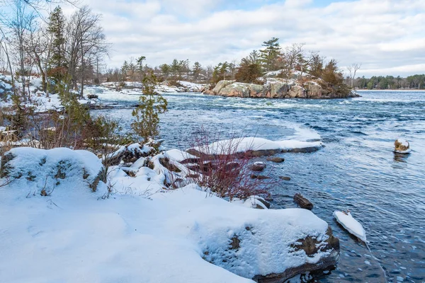 Burleigh Falls Bir Soğuk Ocak Günü Fotoğrafı — Stok fotoğraf