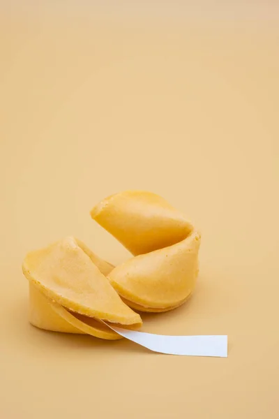 Två fortune cookies porträtt — Stockfoto