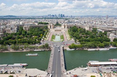 Palais de Chaillot, Paris, Fransa, Eyfel Kulesi 'nden yakalandı.