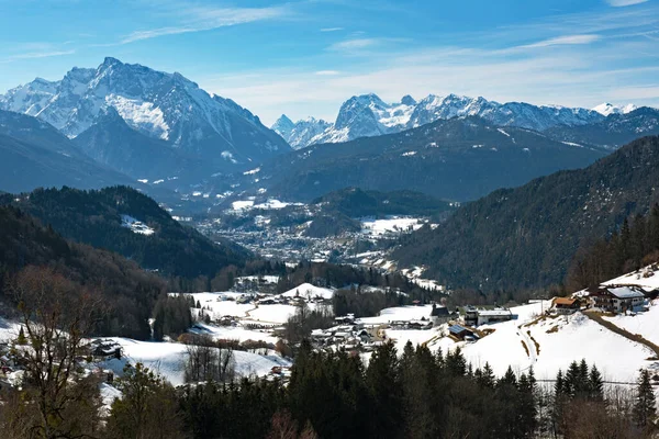 Berchtesgaden和其他村庄和城镇 从德国Rossfeld Panorama Strasse被占领 — 图库照片