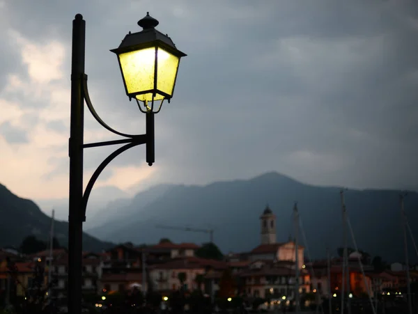 Νυχτερινή Θέα Στο Χωριό Feriolo Στο Lago Maggiore Στο Piemonte — Φωτογραφία Αρχείου