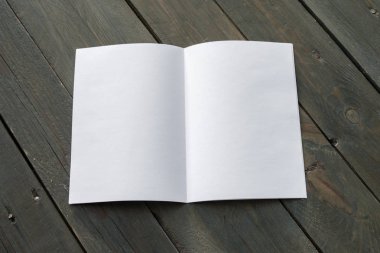 Kimlik marka için şablon. Grafik tasarımcıları sunumlar ve ahşap arka plan üzerinde izole portföyleri, mock-up, için.