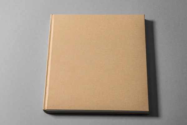 Libro Con Copertina Rigida Sfondo Isolato Scherzi — Foto Stock