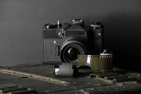 Starý Retro Fotoaparát Film Kazetě Vinobraní Pozadí — Stock fotografie