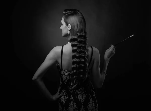 Retrato Uma Mulher Bonita Com Cabelo Longo Perfeito Maquiagem Menina — Fotografia de Stock