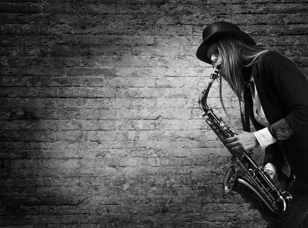 Young Beautiful Long Haired Blonde Black Hat Saxophone Woman Plays — Stock Photo, Image