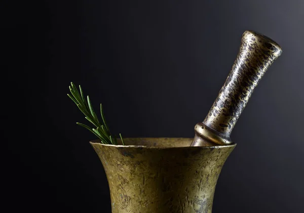 Old Copper Mortar Rosemary Black Background Selective Focus — Stock Photo, Image