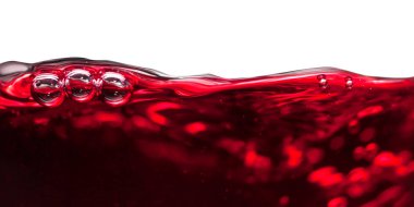 Kırmızı şarap soyut sıçramasına, izole kırpma yolu kurtardı, beyaz arka plan üzerinde.