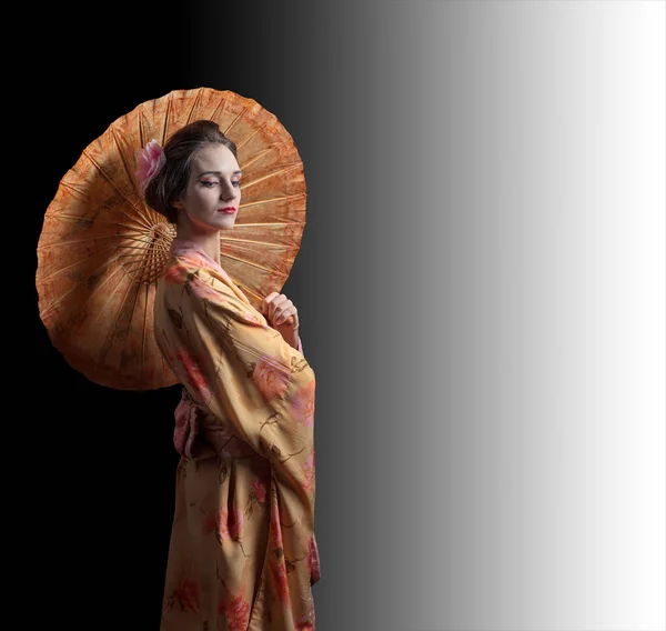 Ung Vacker Kvinna Traditionell Japansk Kimono Med Paraply Perfekt Hår — Stockfoto