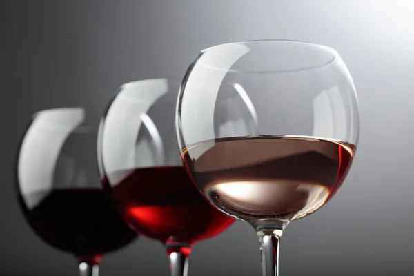 Glasses Pink Red White Wine Dark Background Selective Focus — Stock Photo, Image