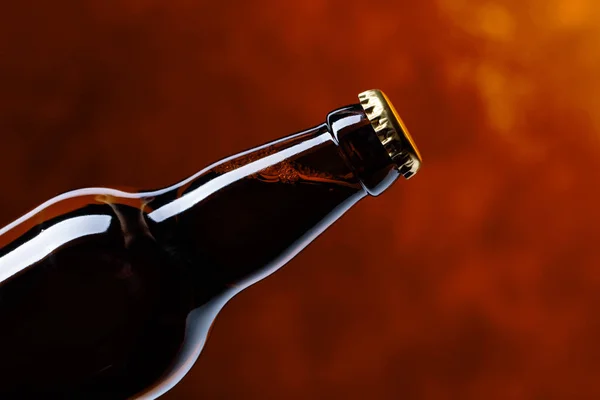 Bottiglia Birra Vetro Chiuso Sfondo Scuro — Foto Stock