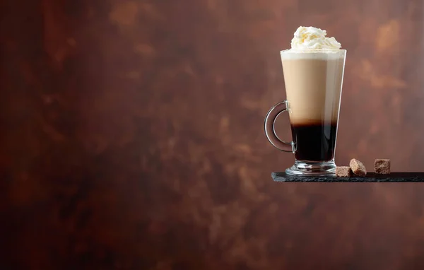 Kaffe Drink Eller Cocktail Med Grädde Och Bitar Brunt Socker — Stockfoto
