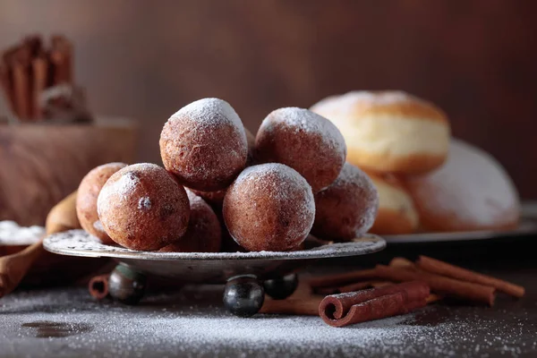 Sweet Donuts Cinnamon Sticks Powdered Sugar Old Wooden Table — Stock Photo, Image